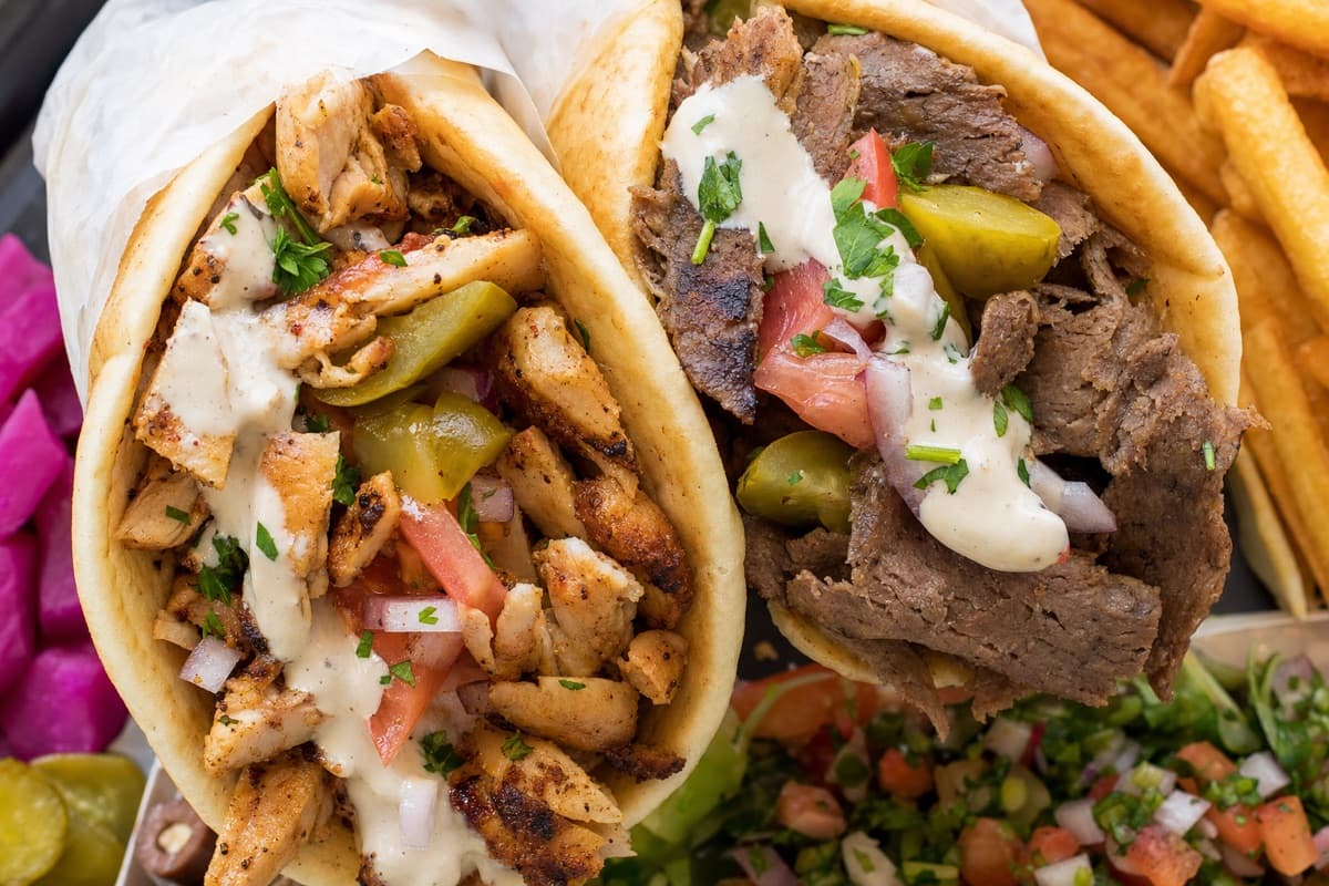 Shawarma Toronto: Best Halal Spots, Styles & Catering Guide (2026)